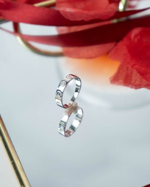 Срібна каблучка Стиль з фіанітами зі срібла 925 проби, чорна кераміка, ширина 4 мм ZARUTSKY